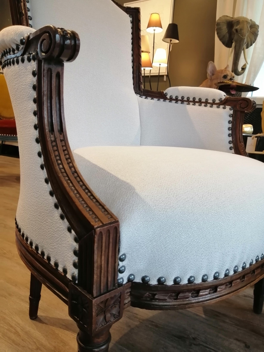 Fauteuil LOUIS XVI rénové -